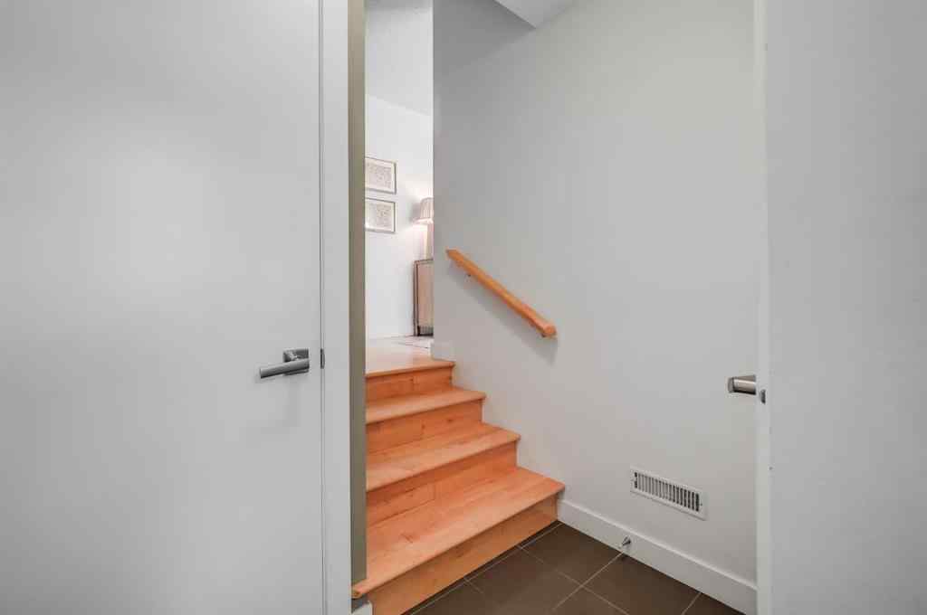 MLS® A2251576 - 836B 68 Avenue SW in Kingsland Calgary, Residential