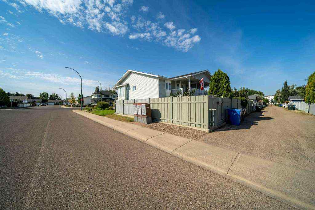 MLS® A2251578 - 2370 Hatcher Drive NE in Northeast Crescent Heights Medicine Hat, Residential