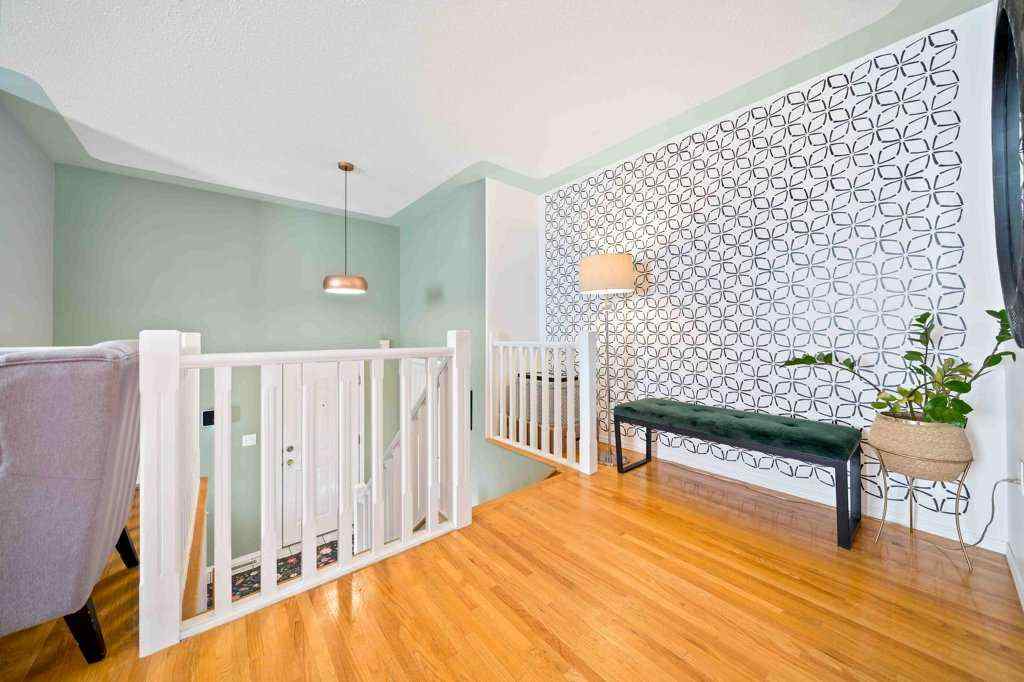 MLS® A2251578 - 2370 Hatcher Drive NE in Northeast Crescent Heights Medicine Hat, Residential