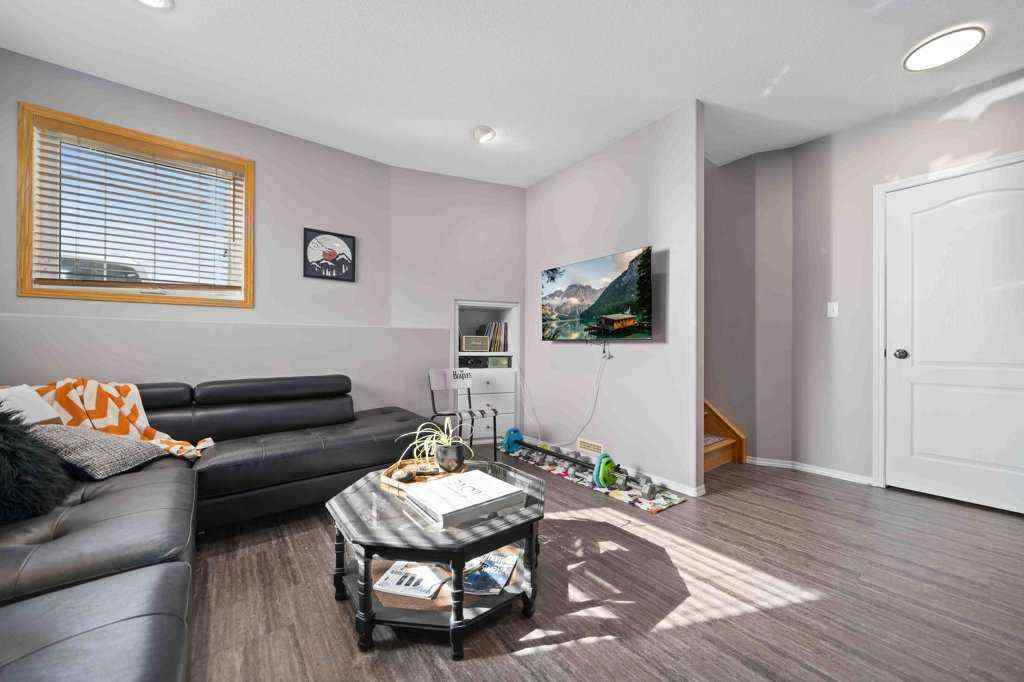 MLS® A2251578 - 2370 Hatcher Drive NE in Northeast Crescent Heights Medicine Hat, Residential