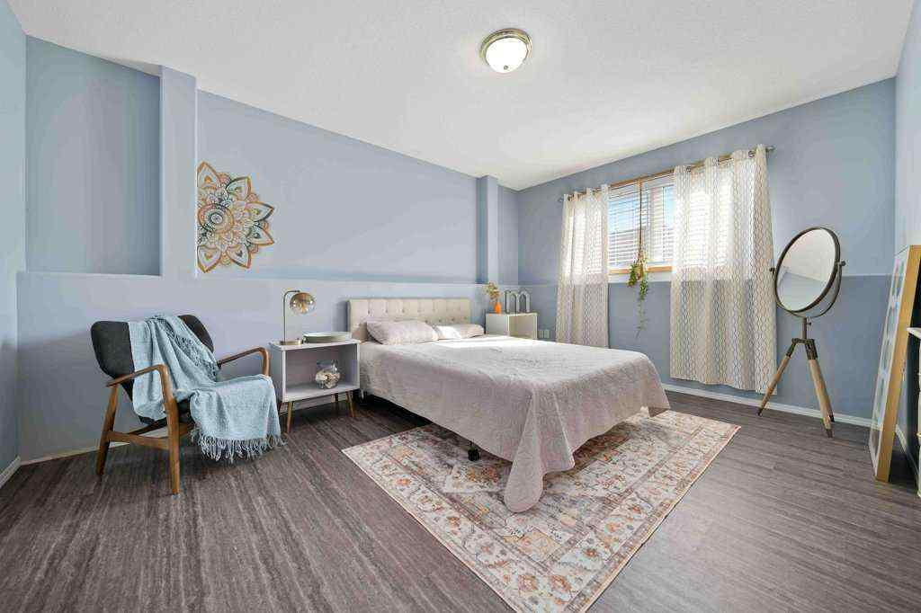 MLS® A2251578 - 2370 Hatcher Drive NE in Northeast Crescent Heights Medicine Hat, Residential