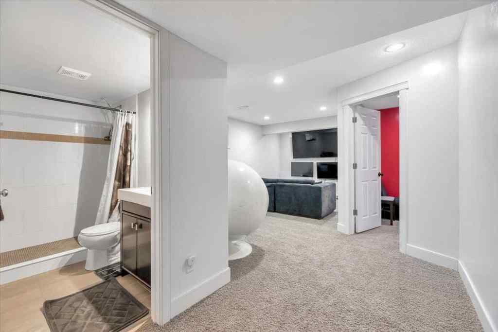 MLS® A2251581 - 156 New Brighton Lane SE in New Brighton Calgary, Residential