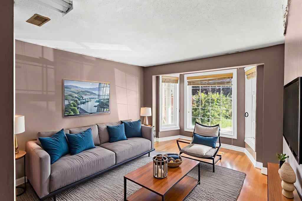 MLS® A2251582 - 285 Fresno Place NE in Monterey Park Calgary, Residential