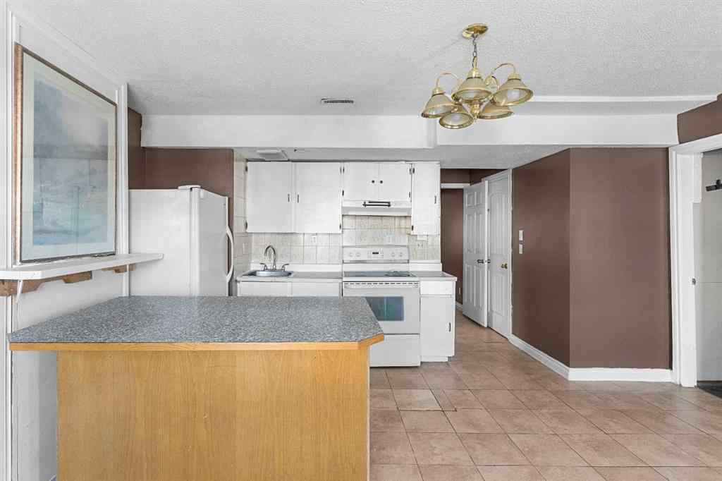 MLS® A2251582 - 285 Fresno Place NE in Monterey Park Calgary, Residential