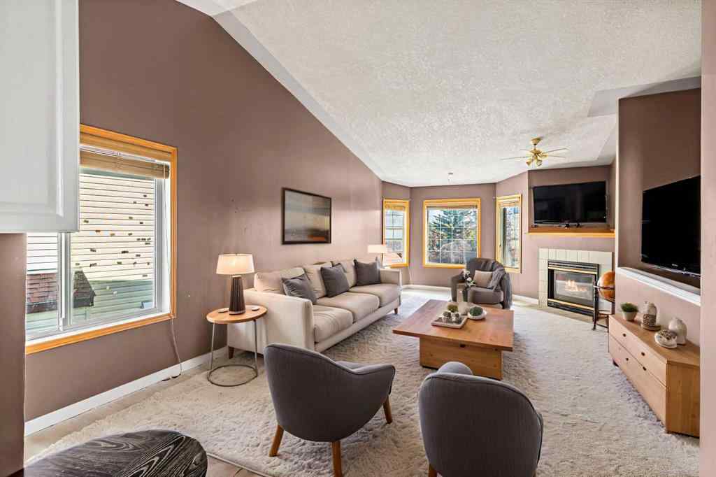 MLS® A2251582 - 285 Fresno Place NE in Monterey Park Calgary, Residential