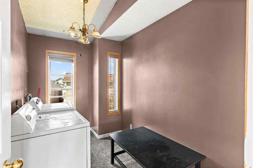 MLS® A2251582 - 285 Fresno Place NE in Monterey Park Calgary, Residential