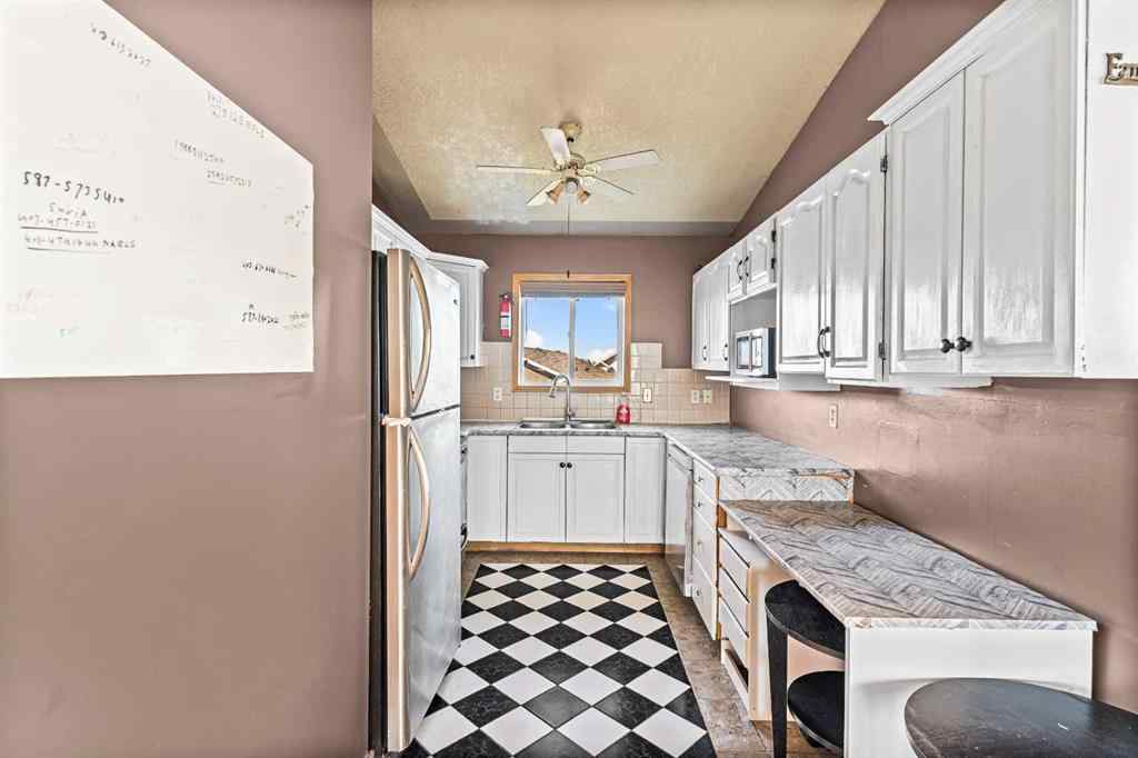 MLS® A2251582 - 285 Fresno Place NE in Monterey Park Calgary, Residential