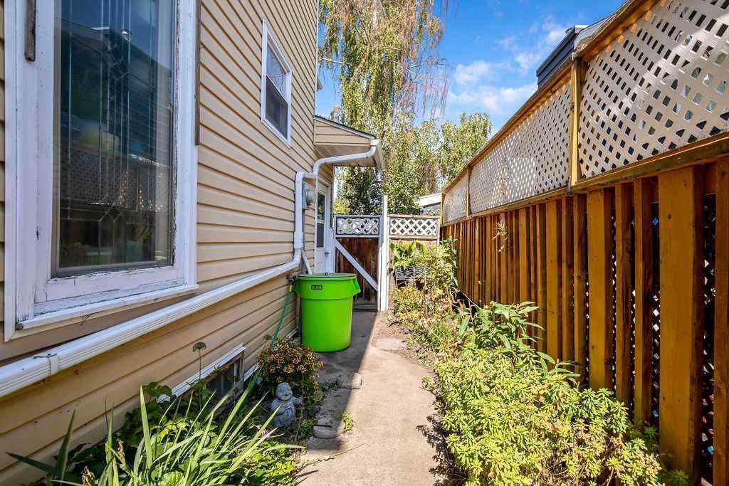 MLS® A2251585 - 728 9 Avenue SE in Emerson Lake Estates High River, Residential
