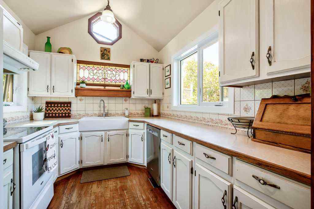 MLS® A2251585 - 728 9 Avenue SE in Emerson Lake Estates High River, Residential