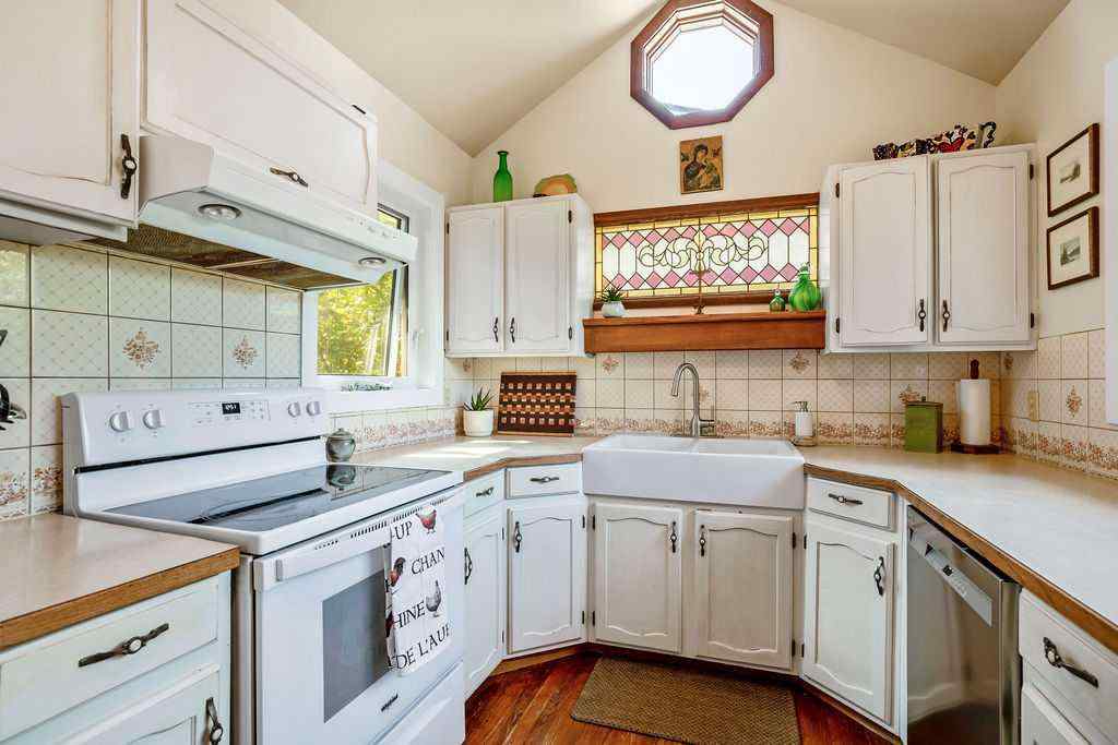 MLS® A2251585 - 728 9 Avenue SE in Emerson Lake Estates High River, Residential