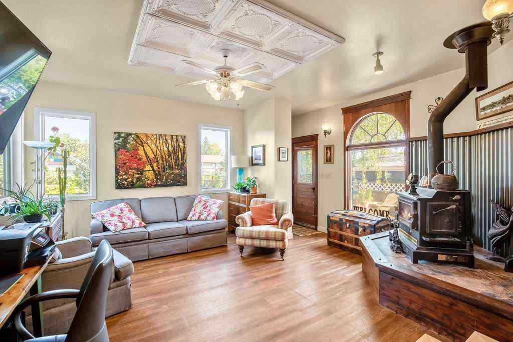 MLS® A2251585 - 728 9 Avenue SE in Emerson Lake Estates High River, Residential