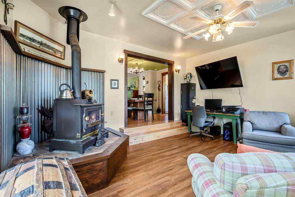 MLS® A2251585 - 728 9 Avenue SE in Emerson Lake Estates High River, Residential