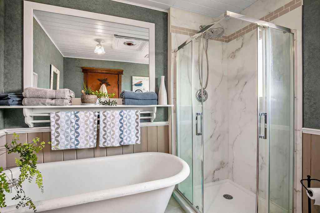 MLS® A2251585 - 728 9 Avenue SE in Emerson Lake Estates High River, Residential