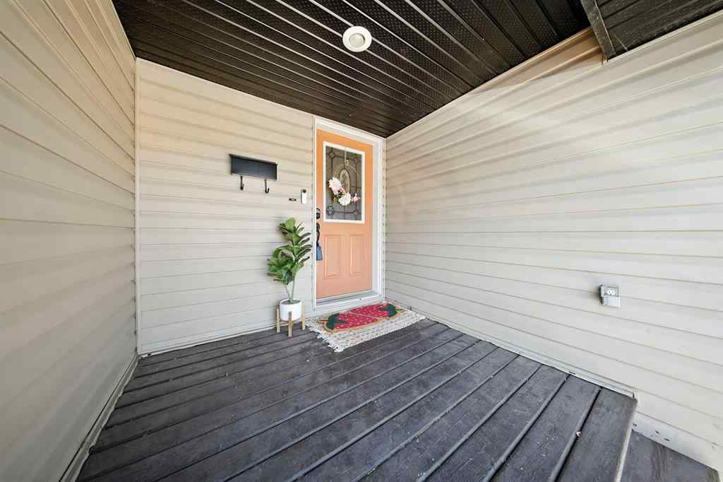 MLS® A2251592 - 4628 45 Street  in Palo Sylvan Lake, Residential
