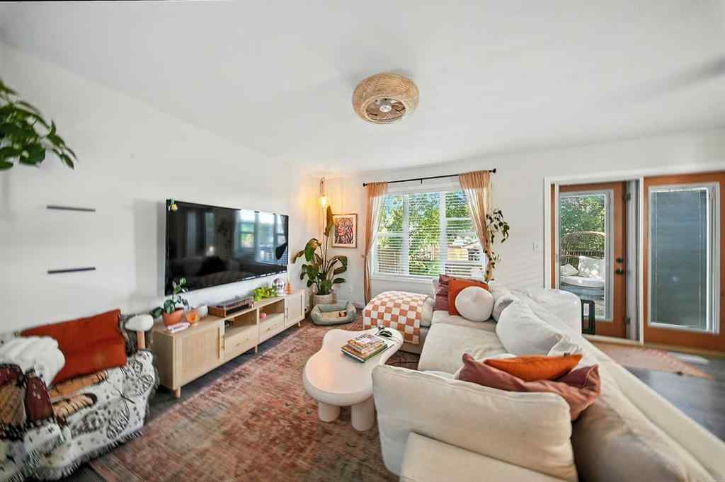 MLS® A2251592 - 4628 45 Street  in Palo Sylvan Lake, Residential