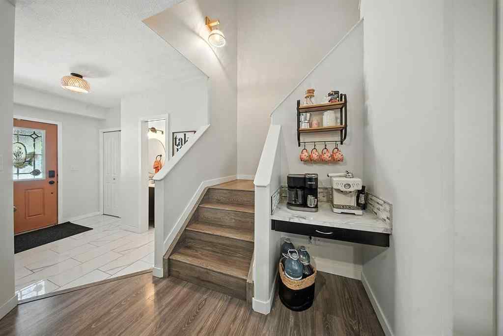MLS® A2251592 - 4628 45 Street  in Palo Sylvan Lake, Residential