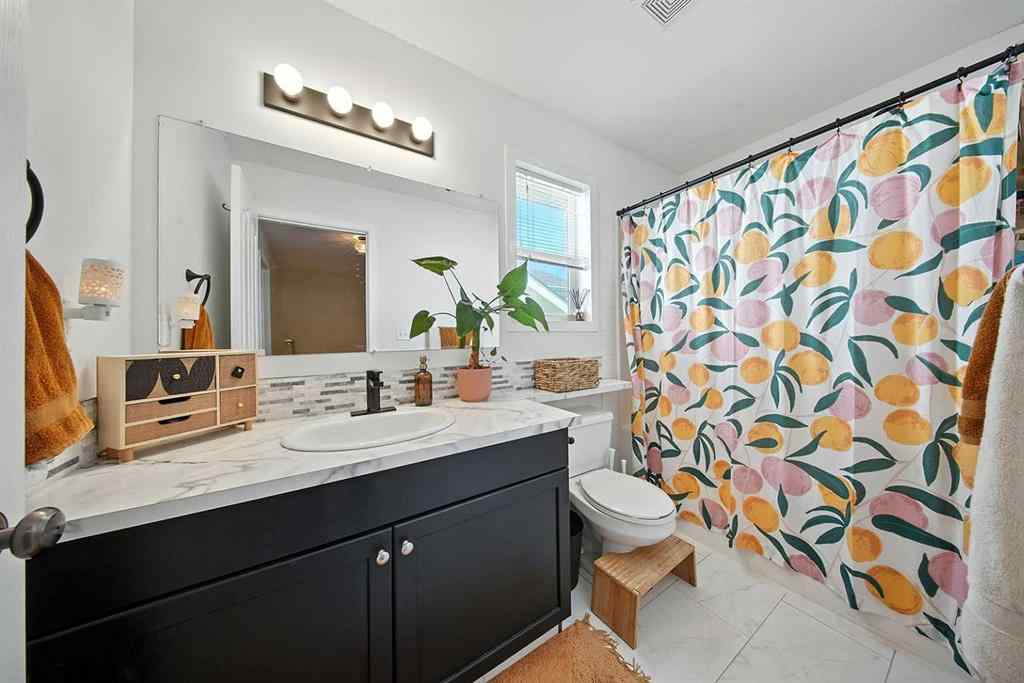 MLS® A2251592 - 4628 45 Street  in Palo Sylvan Lake, Residential