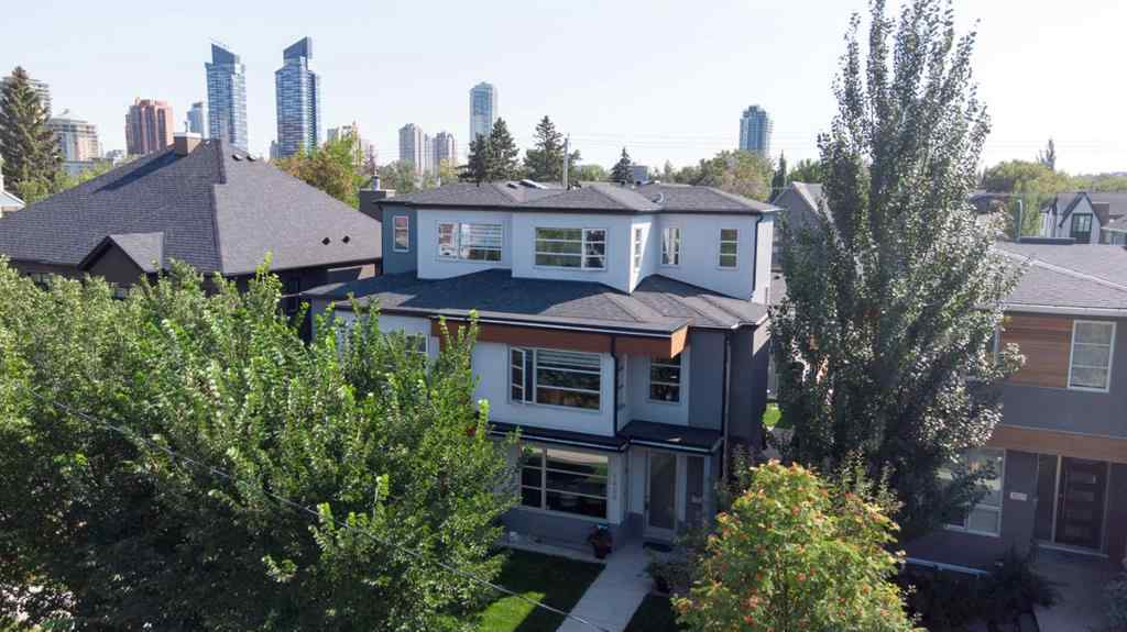 MLS® A2251597 - 1623 Westmount Road NW in Hillhurst Calgary, Residential