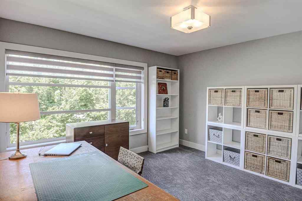 MLS® A2251597 - 1623 Westmount Road NW in Hillhurst Calgary, Residential