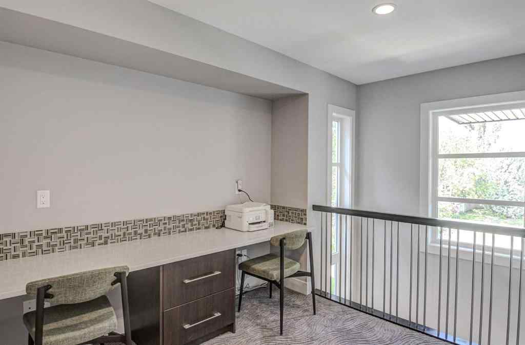 MLS® A2251597 - 1623 Westmount Road NW in Hillhurst Calgary, Residential