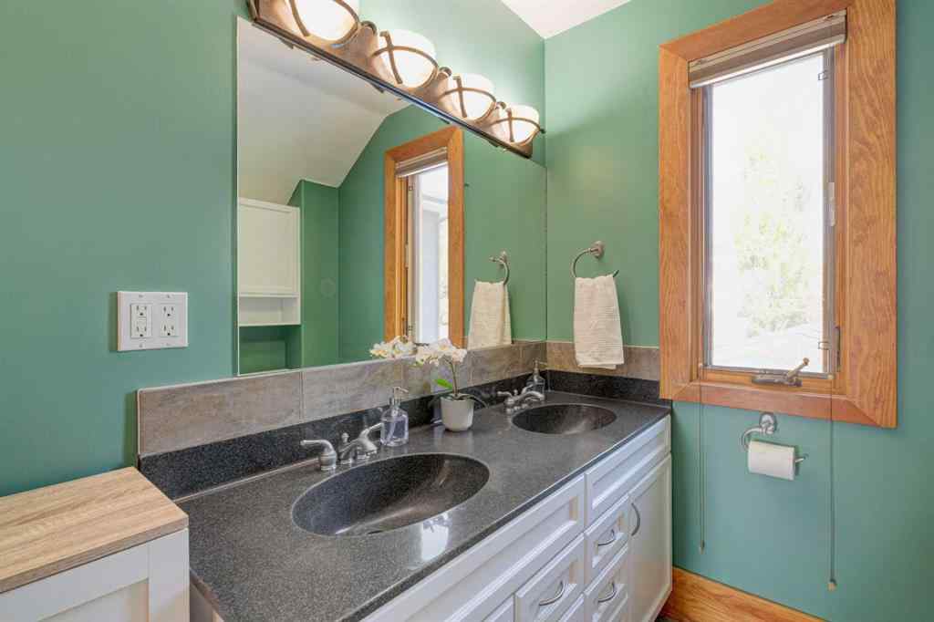 MLS® A2251602 - 1512 33 Avenue SW in South Calgary Calgary, Residential