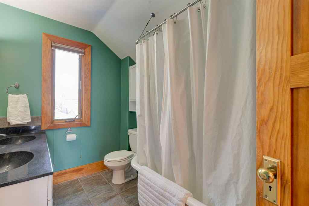MLS® A2251602 - 1512 33 Avenue SW in South Calgary Calgary, Residential