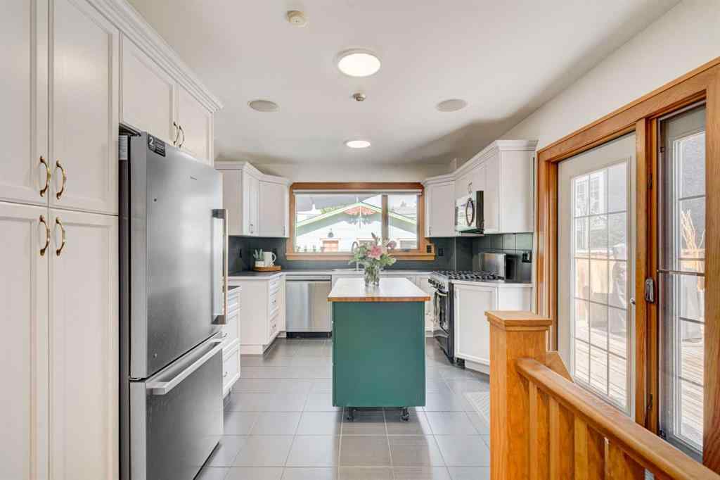 MLS® A2251602 - 1512 33 Avenue SW in South Calgary Calgary, Residential