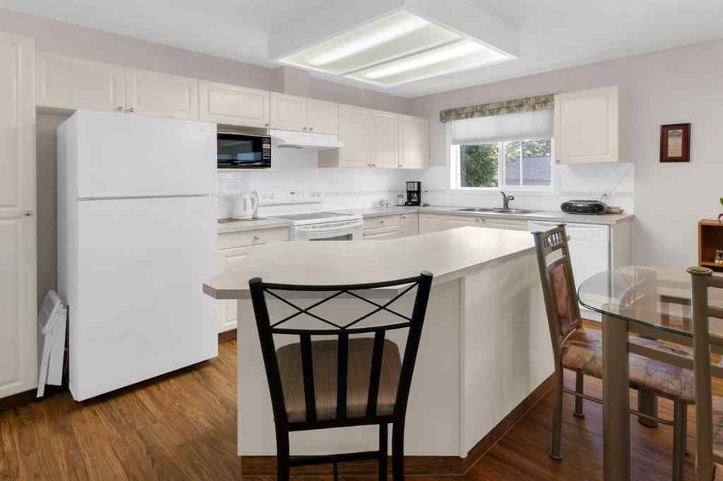 MLS® A2251623 - Unit #203 2850 51 Street SW in Glenbrook Calgary, Residential