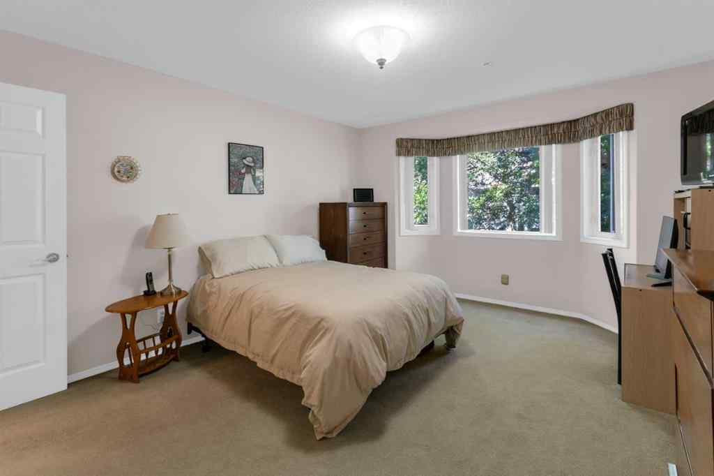 MLS® A2251623 - Unit #203 2850 51 Street SW in Glenbrook Calgary, Residential