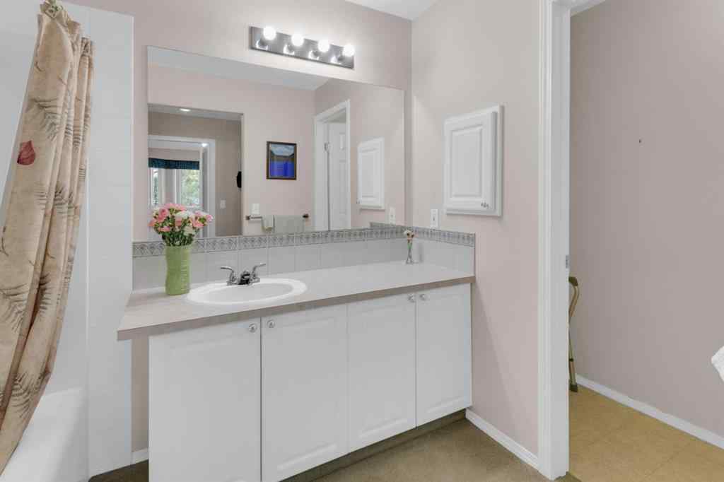 MLS® A2251623 - Unit #203 2850 51 Street SW in Glenbrook Calgary, Residential