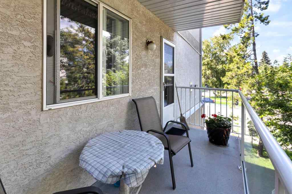 MLS® A2251623 - Unit #203 2850 51 Street SW in Glenbrook Calgary, Residential
