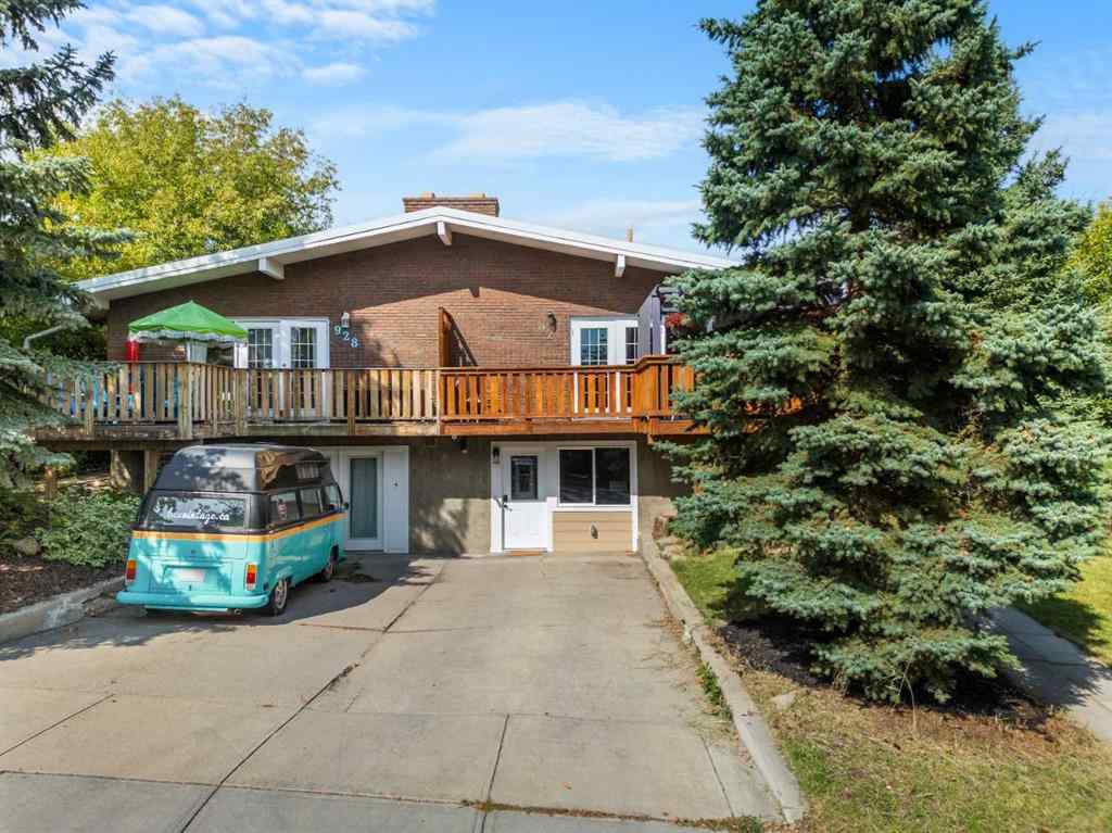 MLS® A2251649 - 926 31 Avenue NW in Cambrian Heights Calgary, Residential