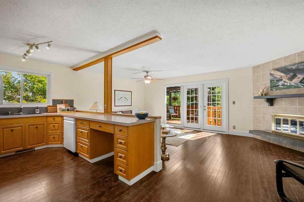 MLS® A2251649 - 926 31 Avenue NW in Cambrian Heights Calgary, Residential