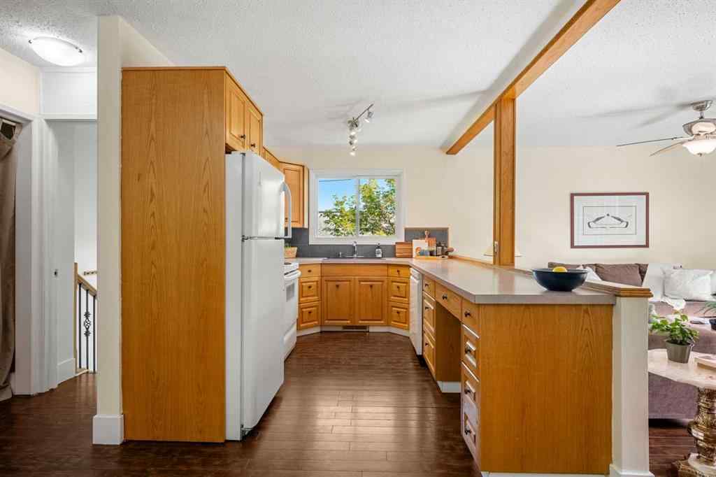 MLS® A2251649 - 926 31 Avenue NW in Cambrian Heights Calgary, Residential