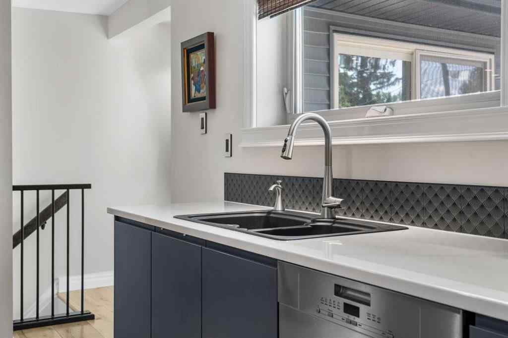 MLS® A2251650 - 52 Glenview Drive SW in Glendale Calgary, Residential