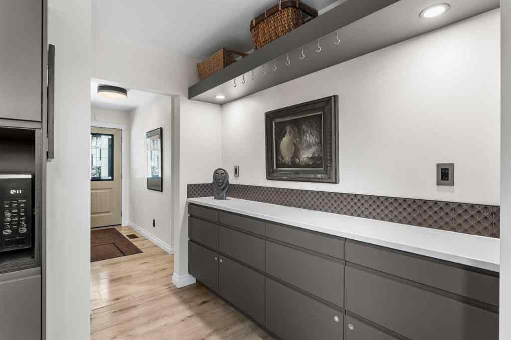 MLS® A2251650 - 52 Glenview Drive SW in Glendale Calgary, Residential
