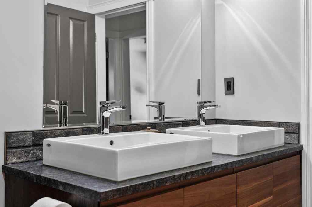 MLS® A2251650 - 52 Glenview Drive SW in Glendale Calgary, Residential