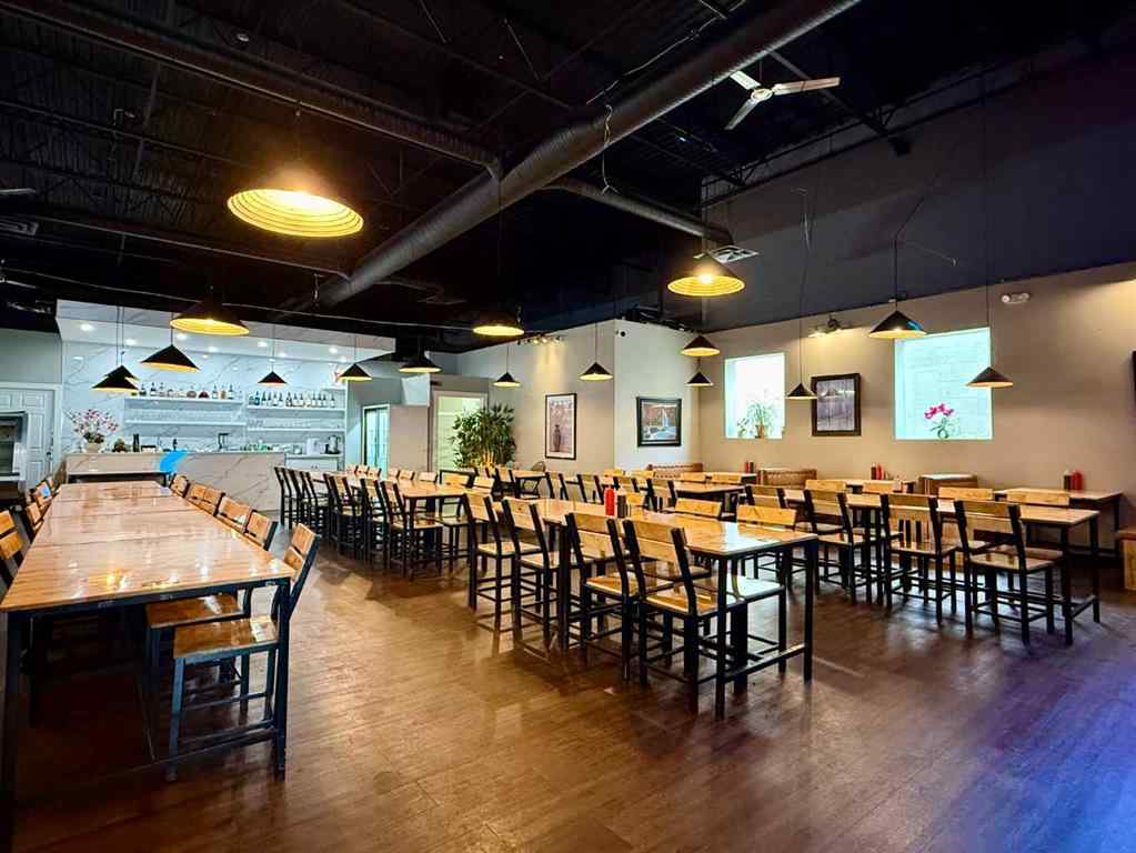 MLS® A2251658 - 1915 31 Street  in Southview Calgary, Commercial