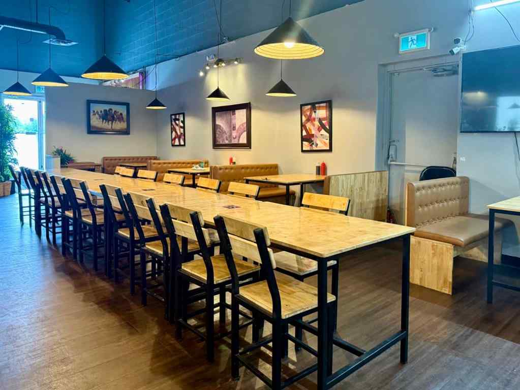 MLS® A2251658 - 1915 31 Street  in Southview Calgary, Commercial