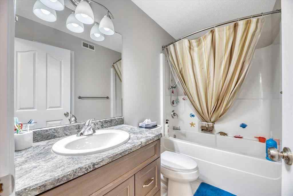 MLS® A2251660 - 252040 Range Road 241   in NONE Rural Wheatland County, Residential