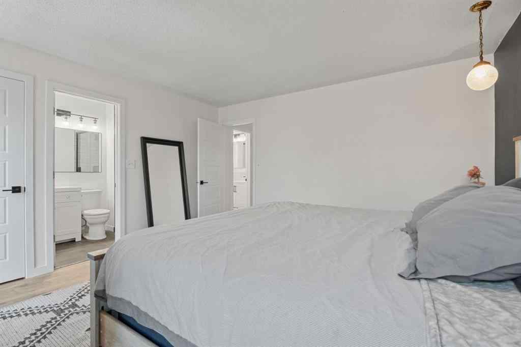 MLS® A2251661 - 318 Shawnessy Drive SW in Shawnessy Calgary, Residential
