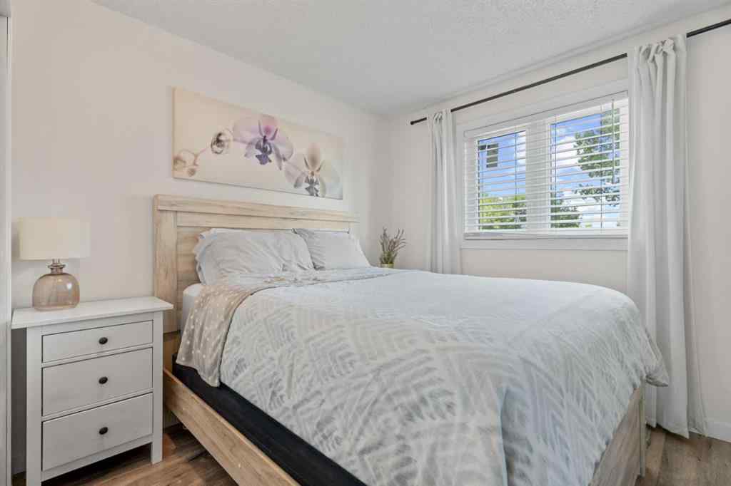MLS® A2251661 - 318 Shawnessy Drive SW in Shawnessy Calgary, Residential