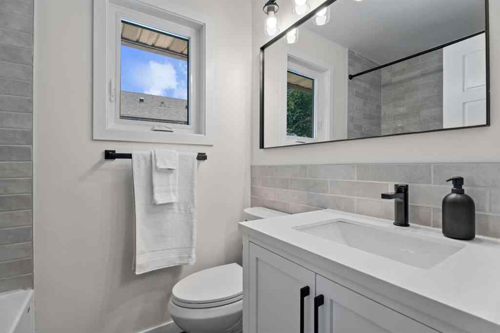 MLS® A2251661 - 318 Shawnessy Drive SW in Shawnessy Calgary, Residential