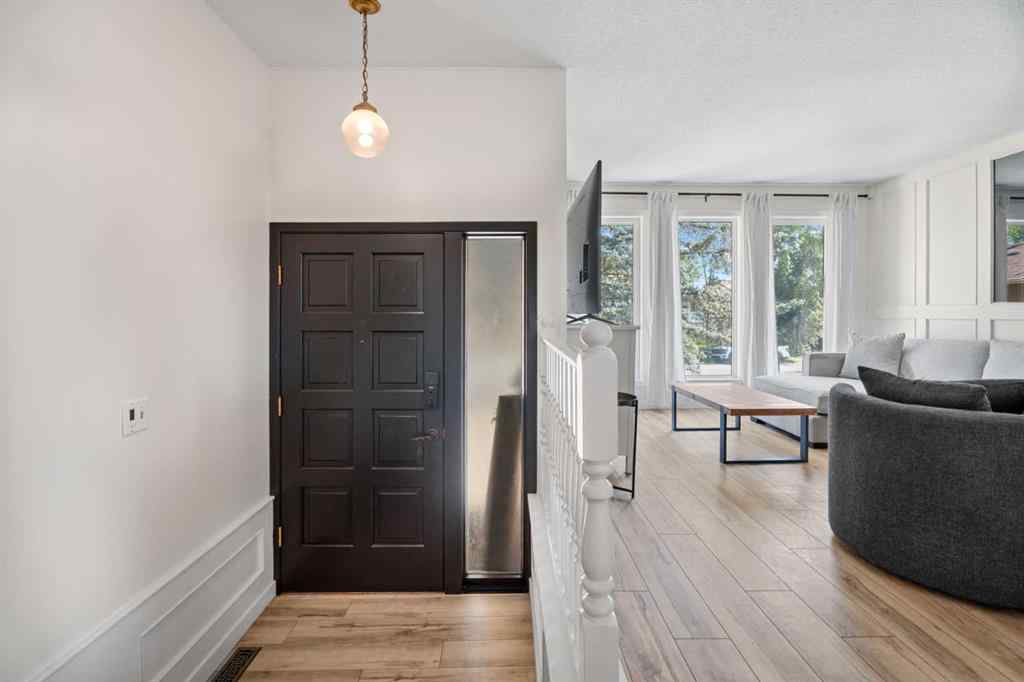 MLS® A2251661 - 318 Shawnessy Drive SW in Shawnessy Calgary, Residential
