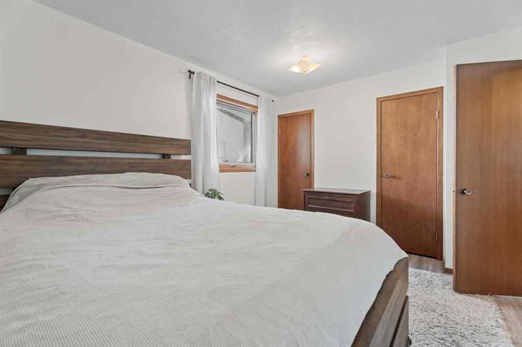 MLS® A2251661 - 318 Shawnessy Drive SW in Shawnessy Calgary, Residential