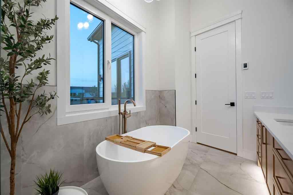 MLS® A2251662 - 1651 St Andrews Place NW in St Andrews Heights Calgary, Residential