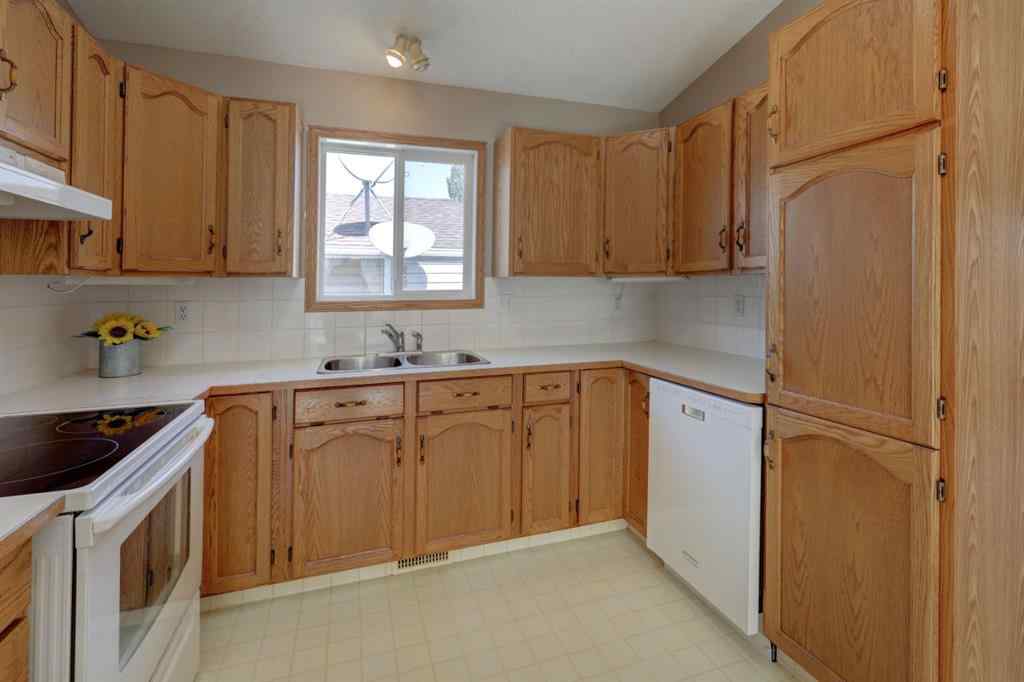 MLS® A2251673 - 37 Chinook Crescent  in NONE Beiseker, Residential
