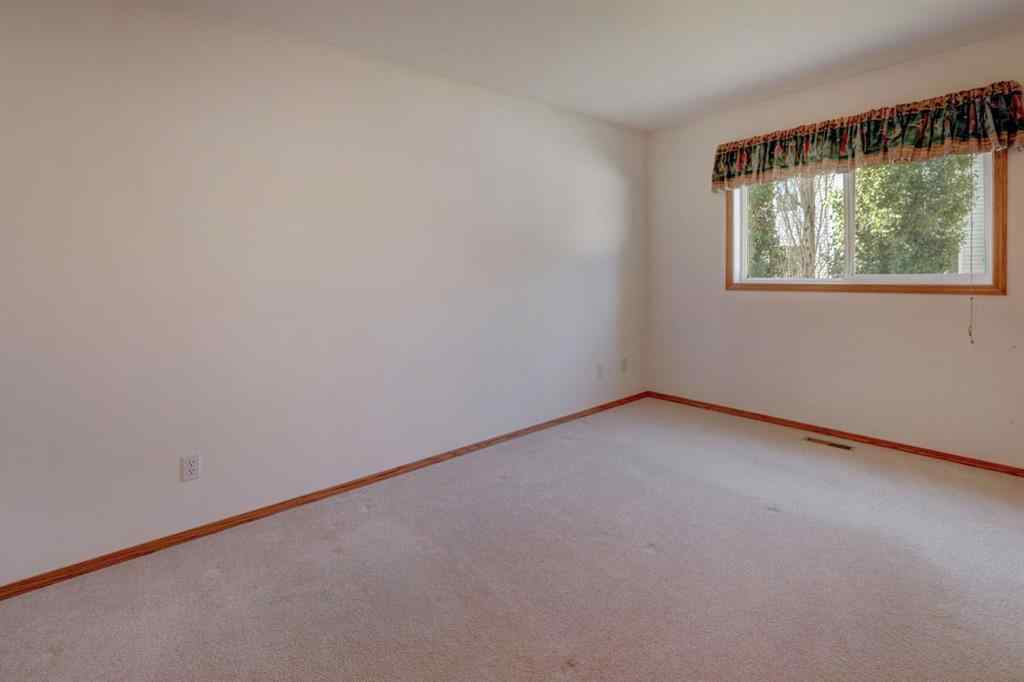 MLS® A2251673 - 37 Chinook Crescent  in NONE Beiseker, Residential