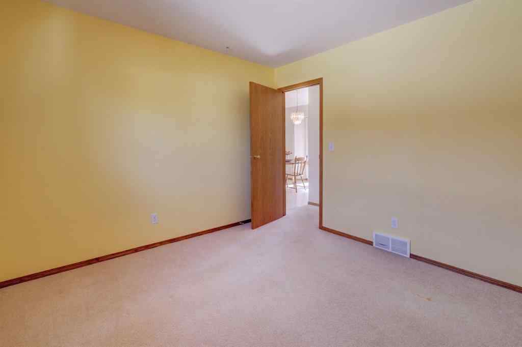 MLS® A2251673 - 37 Chinook Crescent  in NONE Beiseker, Residential