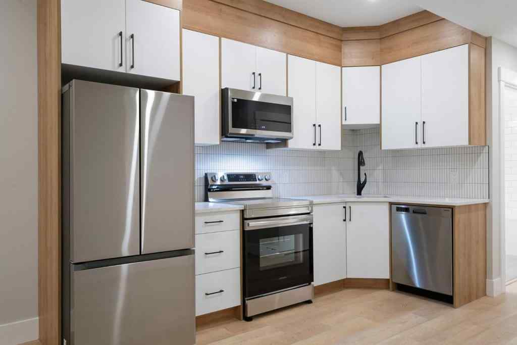 MLS® A2251689 - 2414 35 Street SW in Killarney/Glengarry Calgary, Residential